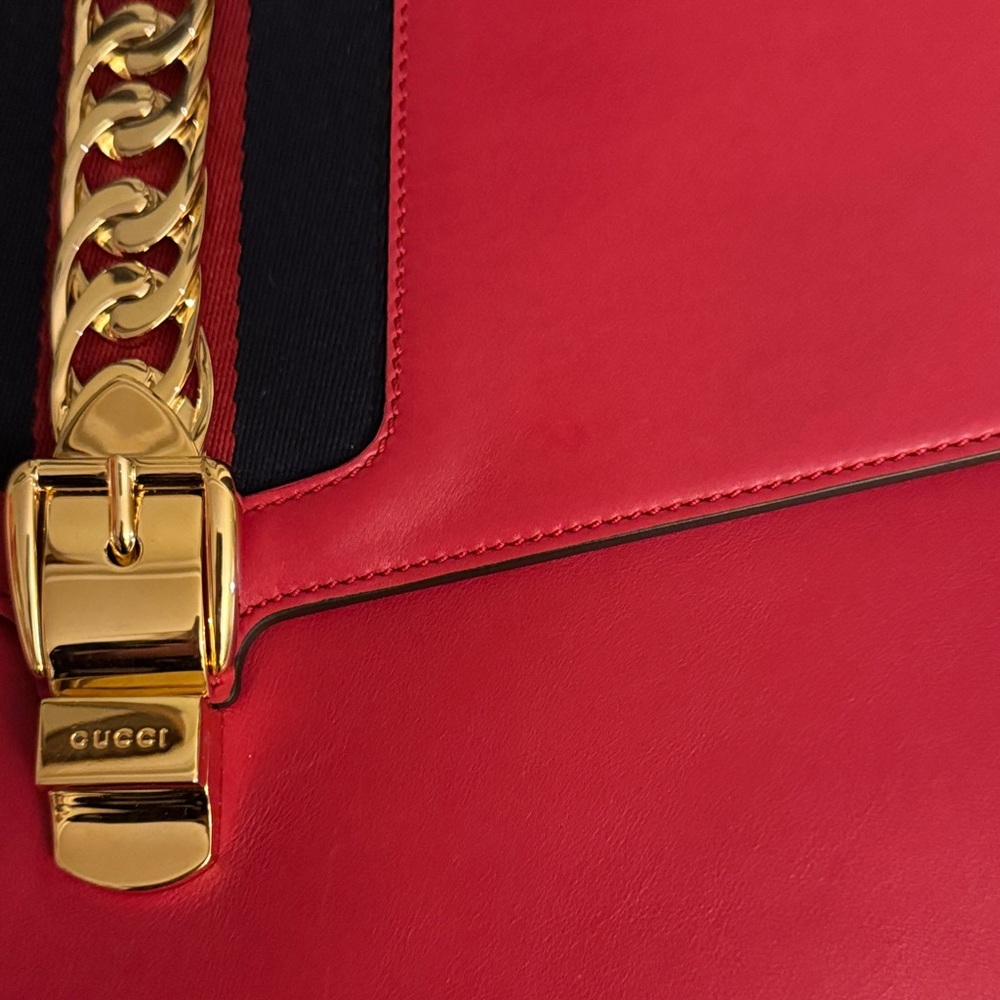 Gucci Red Sylvie Chained XL Maxi Envelope Clutch Bag Gold Portfolio Clutch - Picture 5 of 8